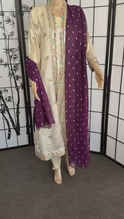 Delicate Embroidered 4-Piece Suit | SOA Collection – Exclusive Design